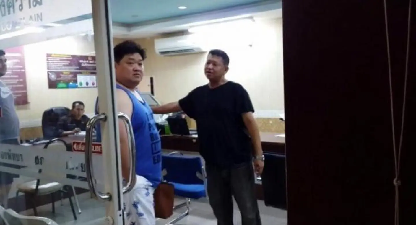 Motorcyclist snatches South Korean’s necklace in Pattaya Motorcyclist snatches South Korean’s necklace in Pattaya