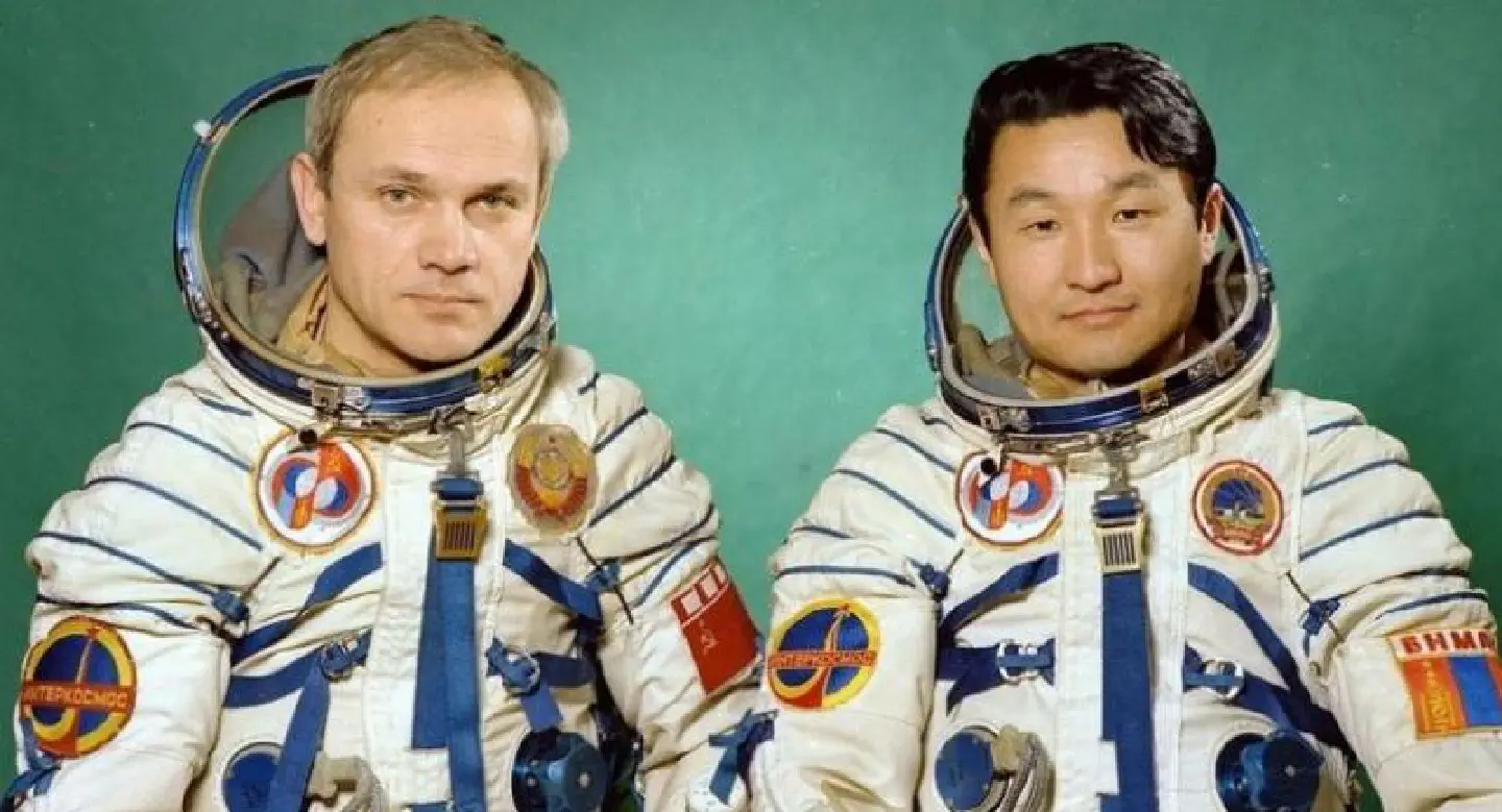 36th anniversary of first space flight by Mongolian is marked