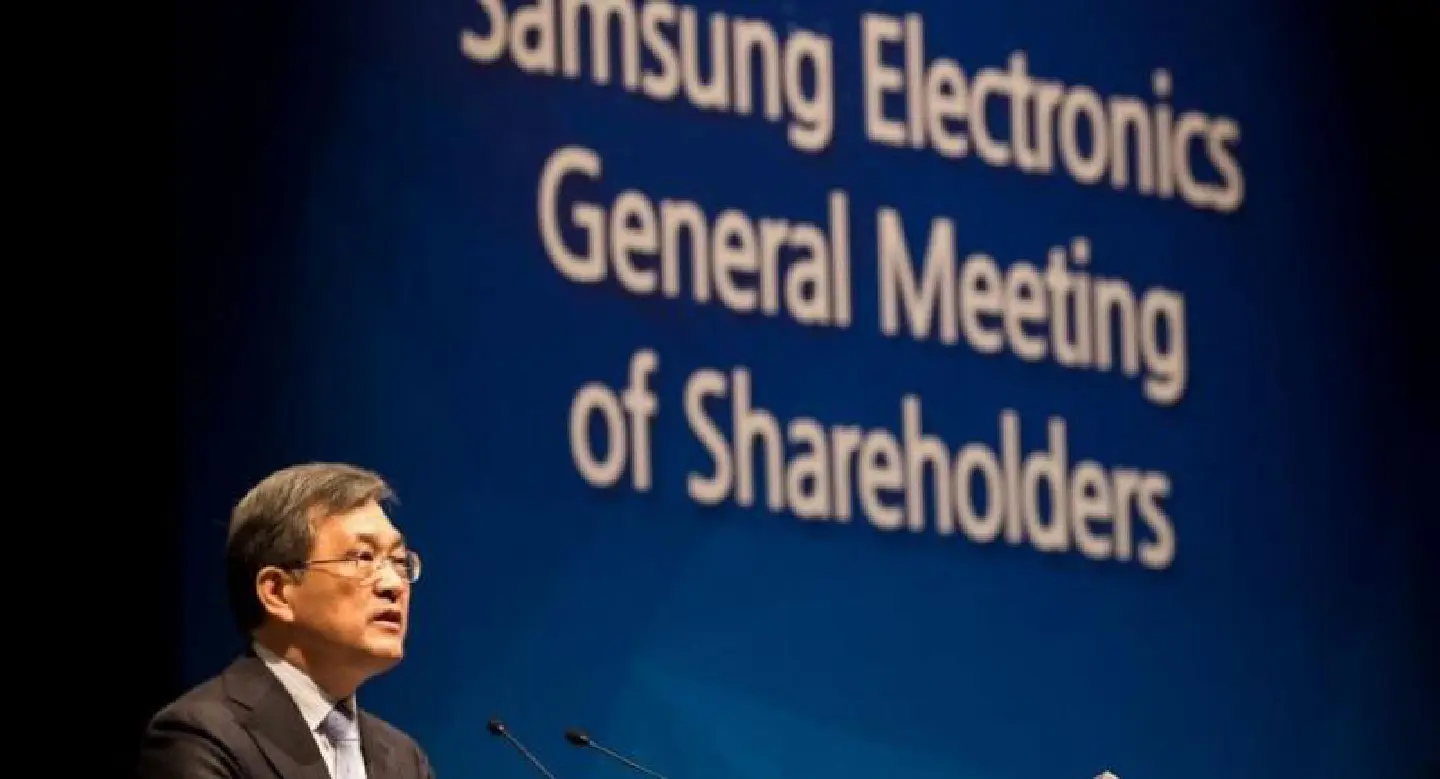 Smartphone maker Samsung backs away from planned split Smartphone maker Samsung backs away from planned split
