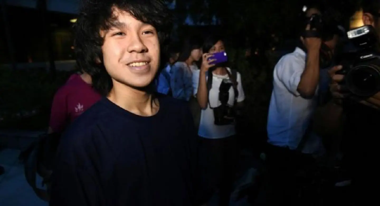 Singaporean teen dissident granted US asylum Singaporean teen dissident granted US asylum