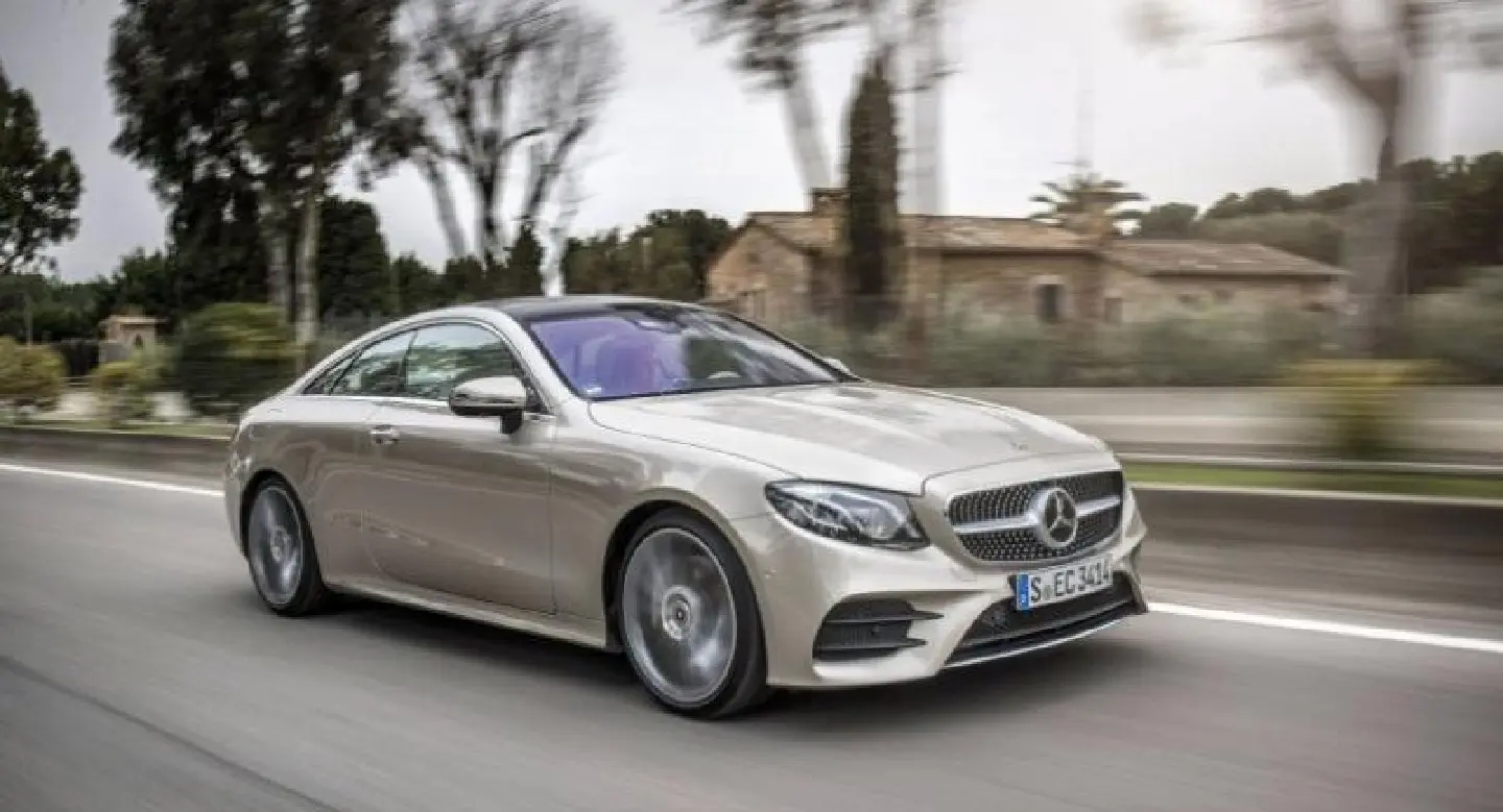 Driving on air in the elegant E300 Coupe Driving on air in the elegant E300 Coupe