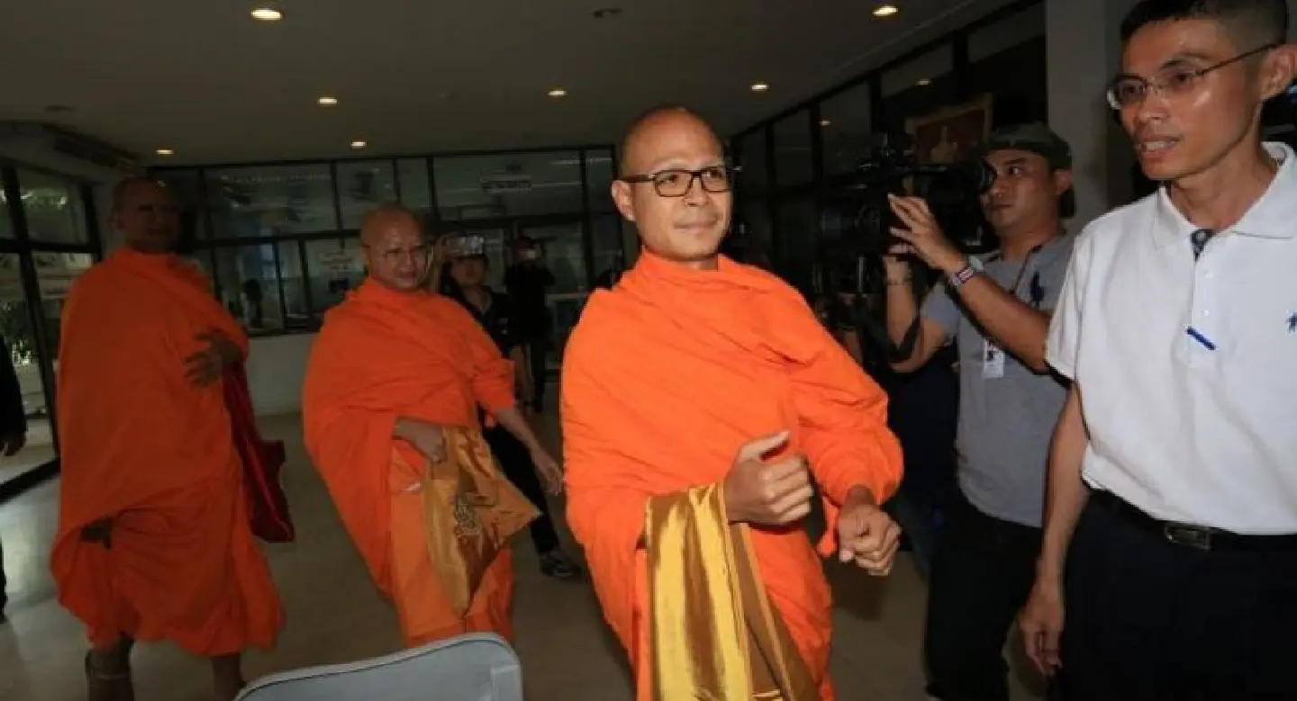 Five Dhammakaya monks indicted for resisting junta order Five Dhammakaya monks indicted for resisting junta order