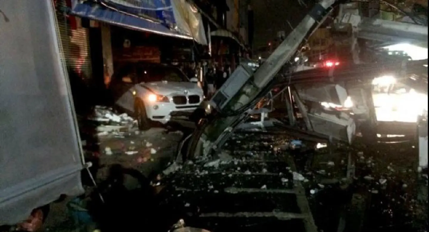 80 houses in Hat Yai left without electricity after car hits power pole