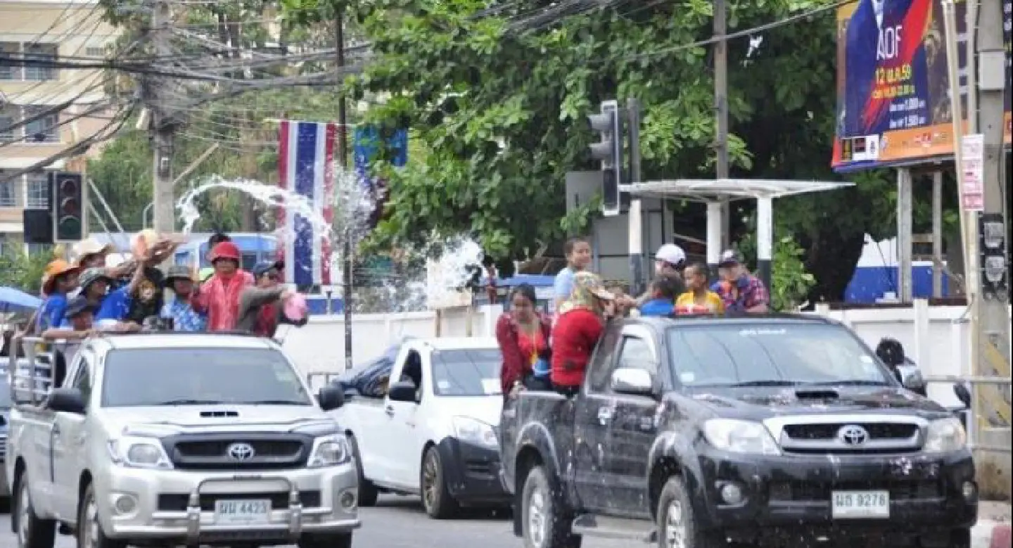 Songkran revellers can make a splash on minor roads and streets Songkran revellers can make a splash on minor roads and streets