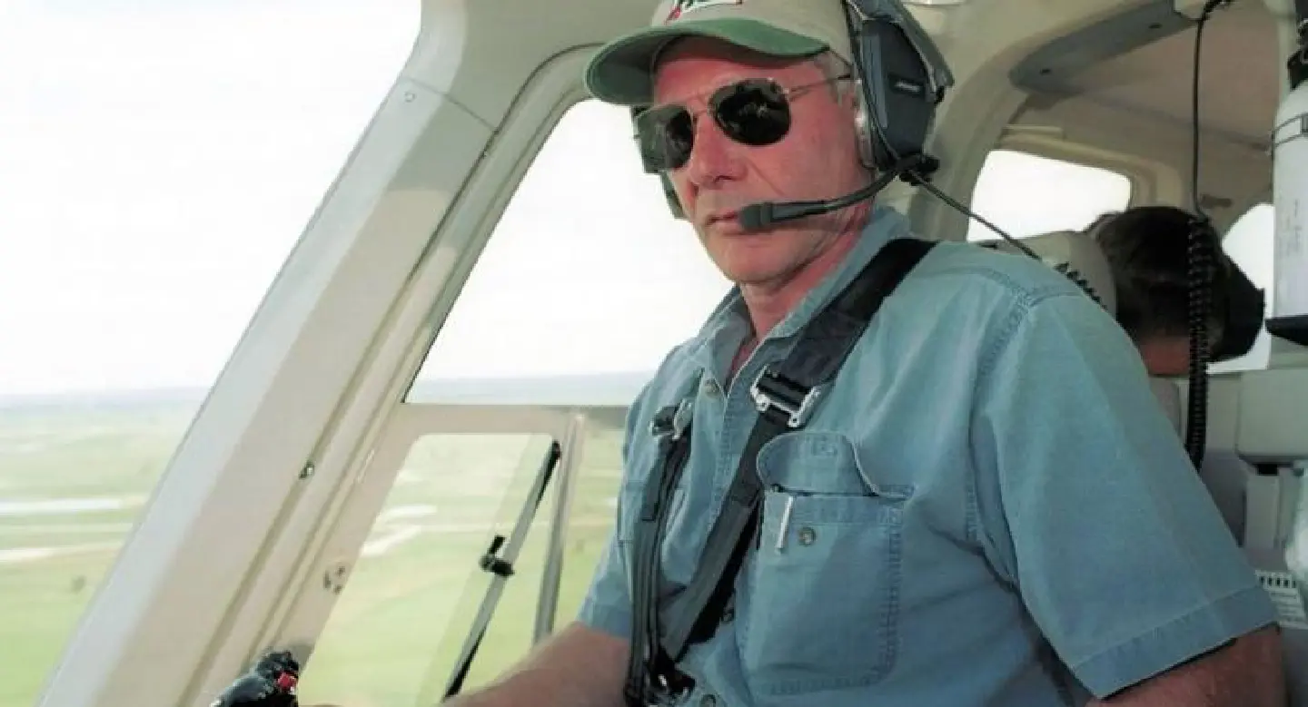 Harrison Ford avoids action over near-miss plane landing Harrison Ford avoids action over near-miss plane landing
