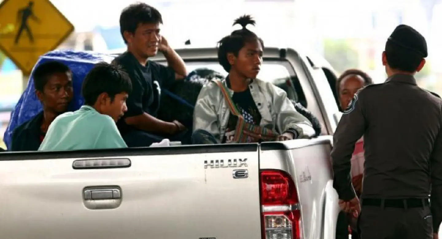 Prayut postpones new road safety regulations Prayut postpones new road safety regulations