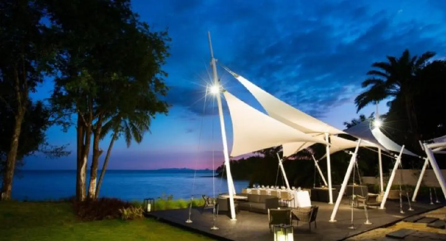 Beachside bliss with five stars Beachside bliss with five stars
