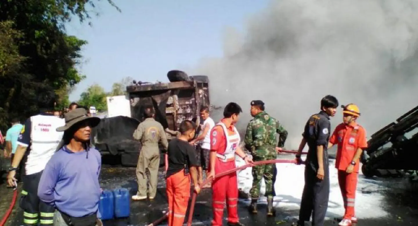 Gas-truck explosion sent huge ball of fire into the sky in Roi Et Gas-truck explosion sent huge ball of fire into the sky in Roi Et