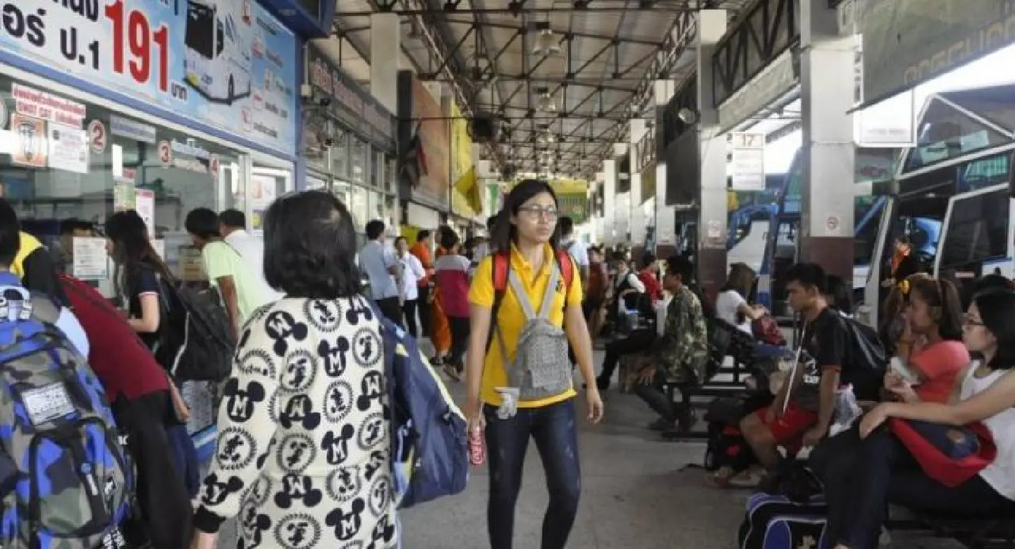 900,000 people take a bus trip to provinces for Songkran 900,000 people take a bus trip to provinces for Songkran
