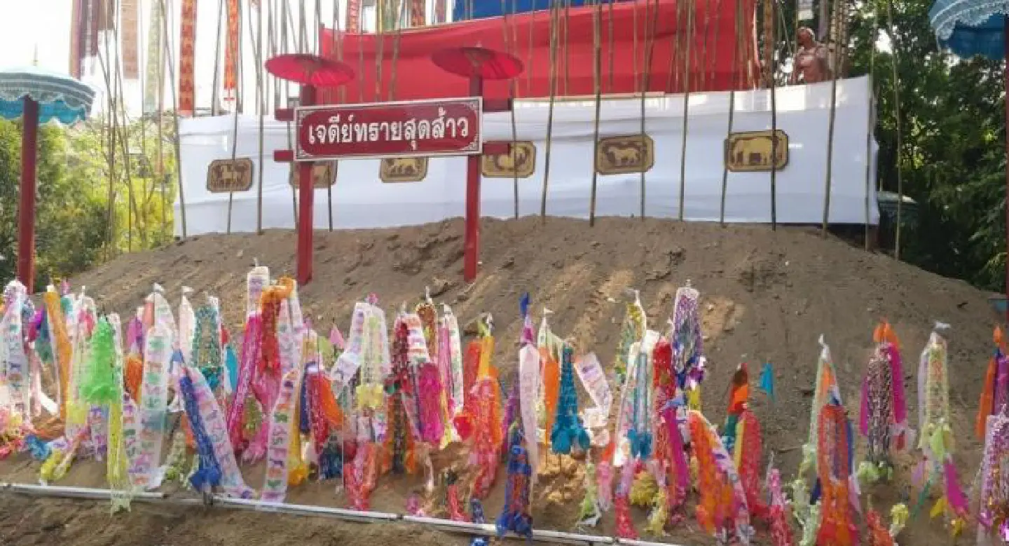 ‘Highest’ sand pagoda built in Chiang Mai for Songkran ‘Highest’ sand pagoda built in Chiang Mai for Songkran
