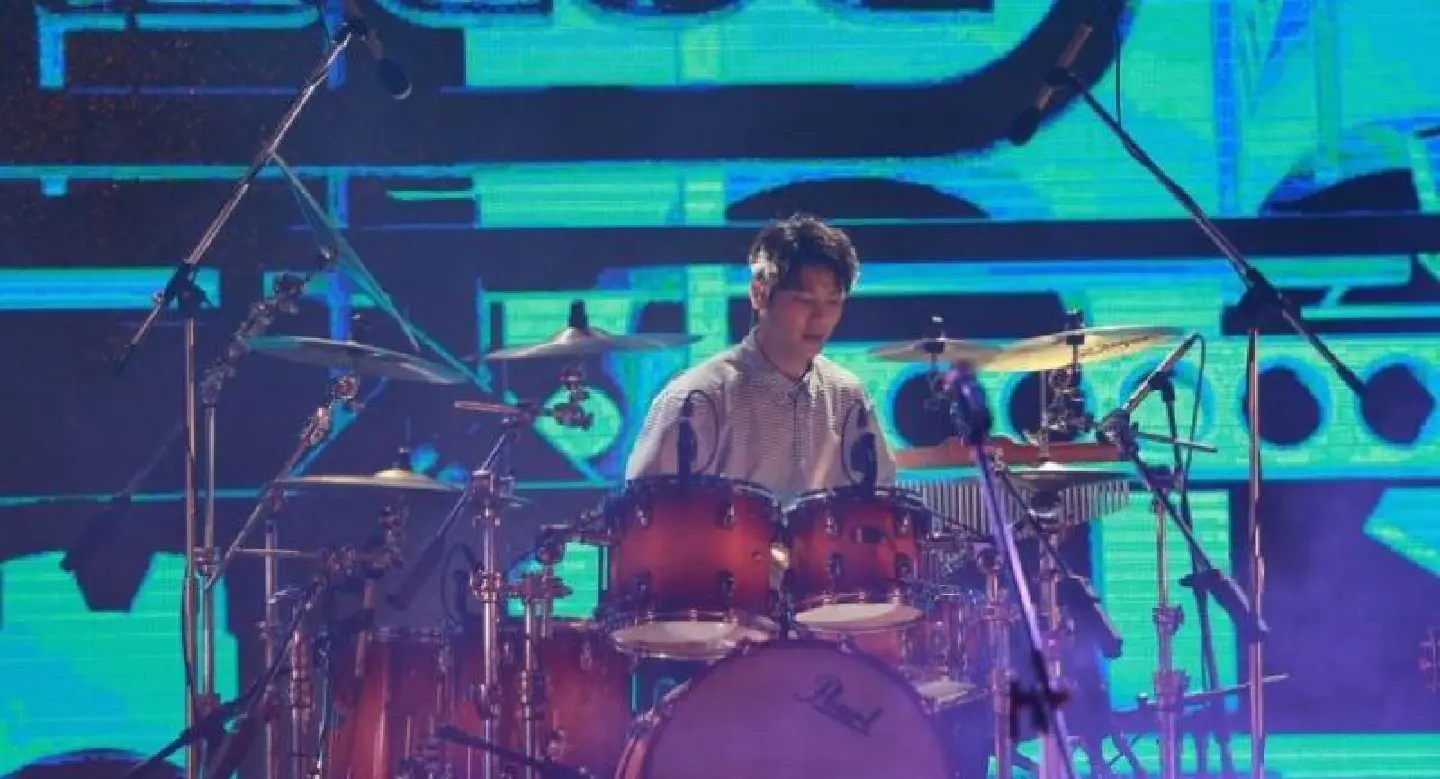 Hail to the hallyu Hail to the hallyu
