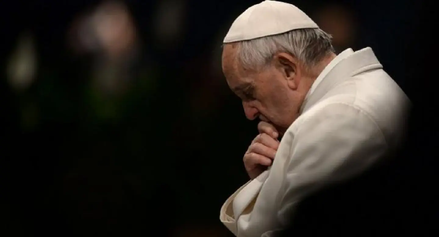 Pope blasts migrant suffering in Good Friday prayer Pope blasts migrant suffering in Good Friday prayer