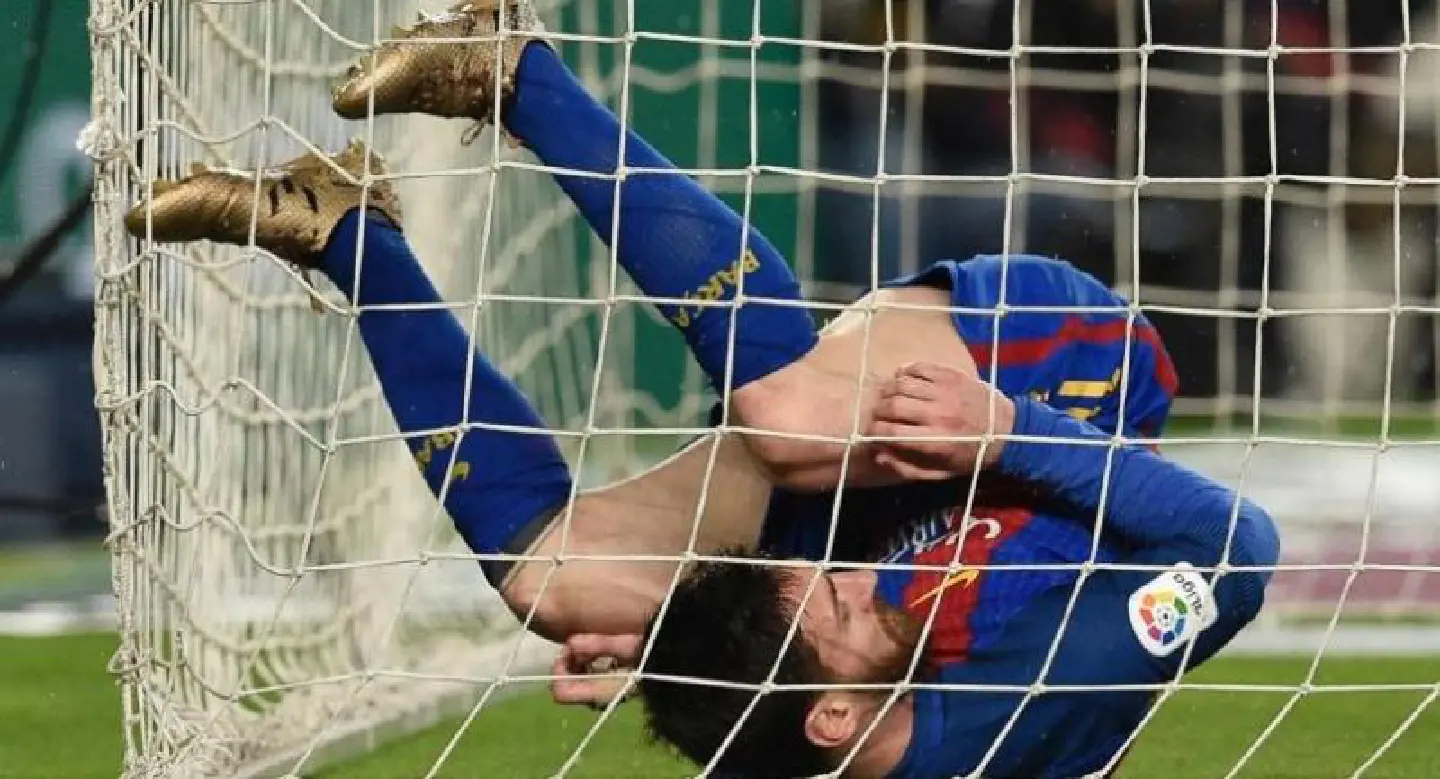 Messi keeps Barca alive ahead of El Clasico Messi keeps Barca alive ahead of El Clasico