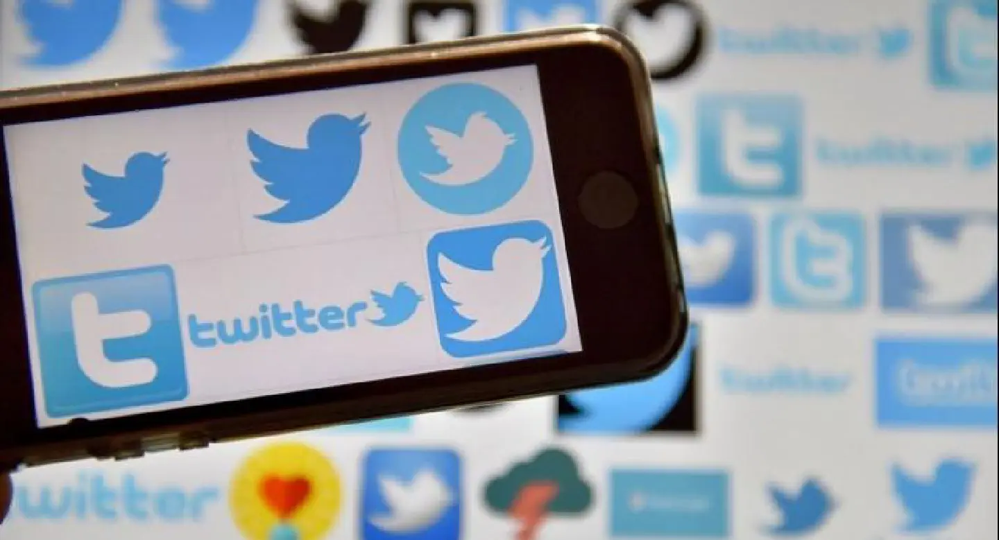 Social media dominates online ad market Social media dominates online ad market