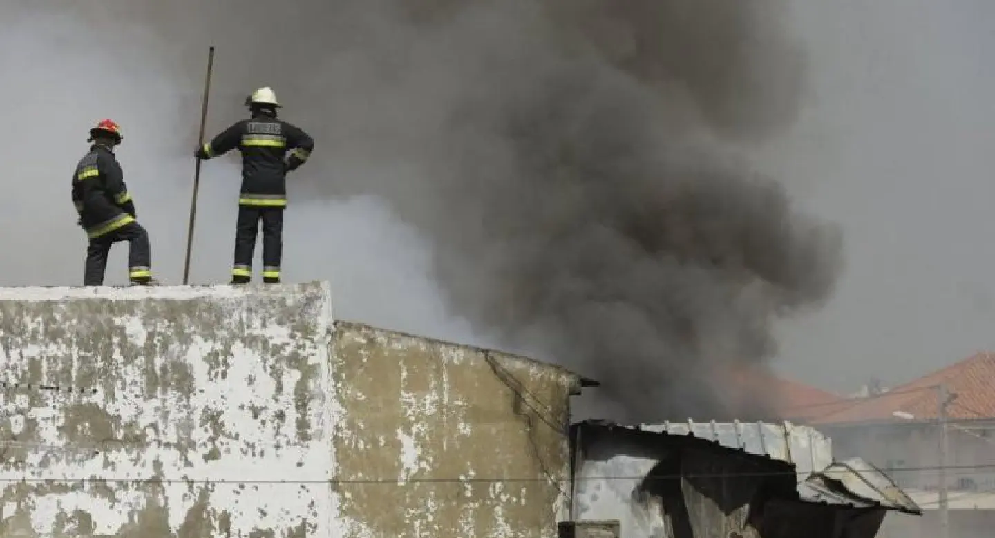 Five die as light aircraft crashes in Portugal Five die as light aircraft crashes in Portugal