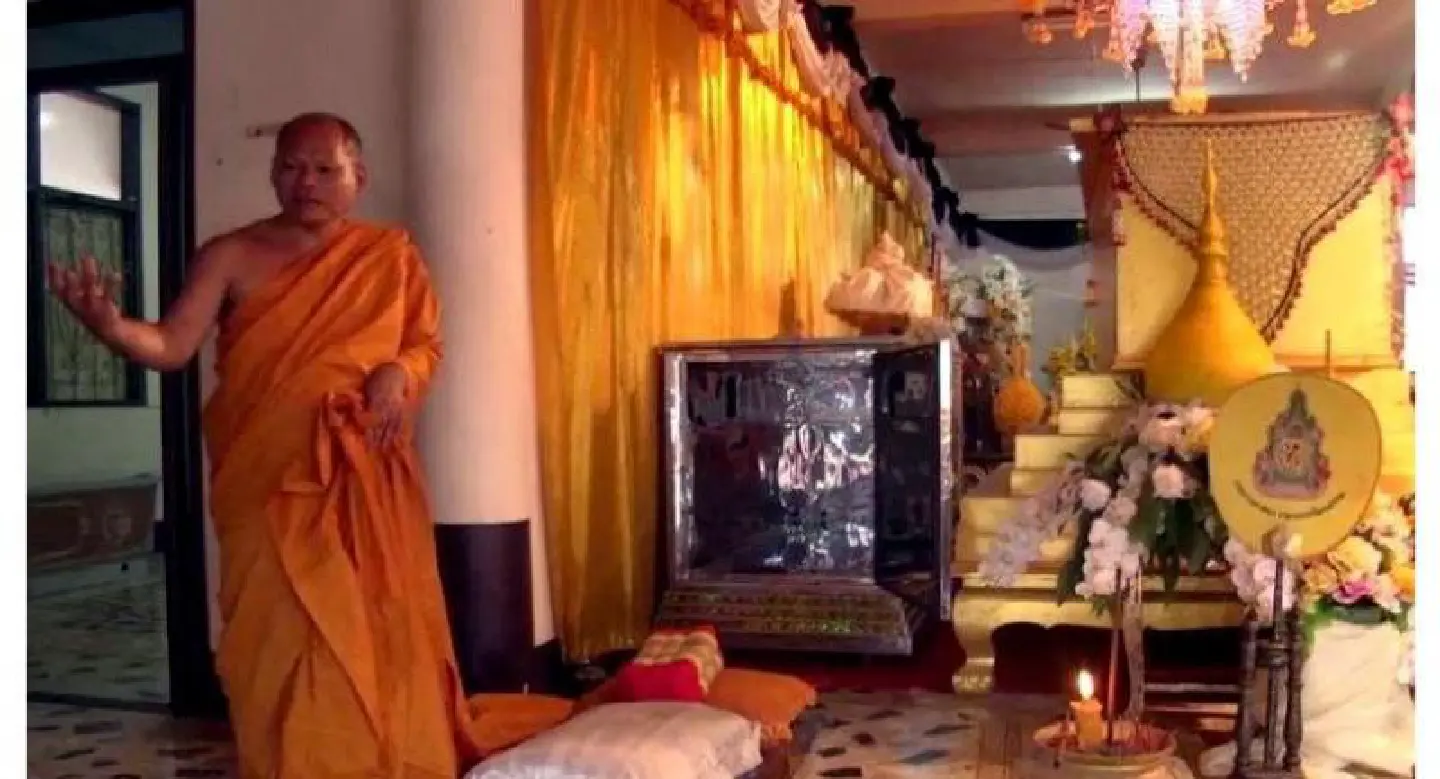 Abbot’s body mysteriously removed from coffin in Sakhon Nakhon Abbot’s body mysteriously removed from coffin in Sakhon Nakhon