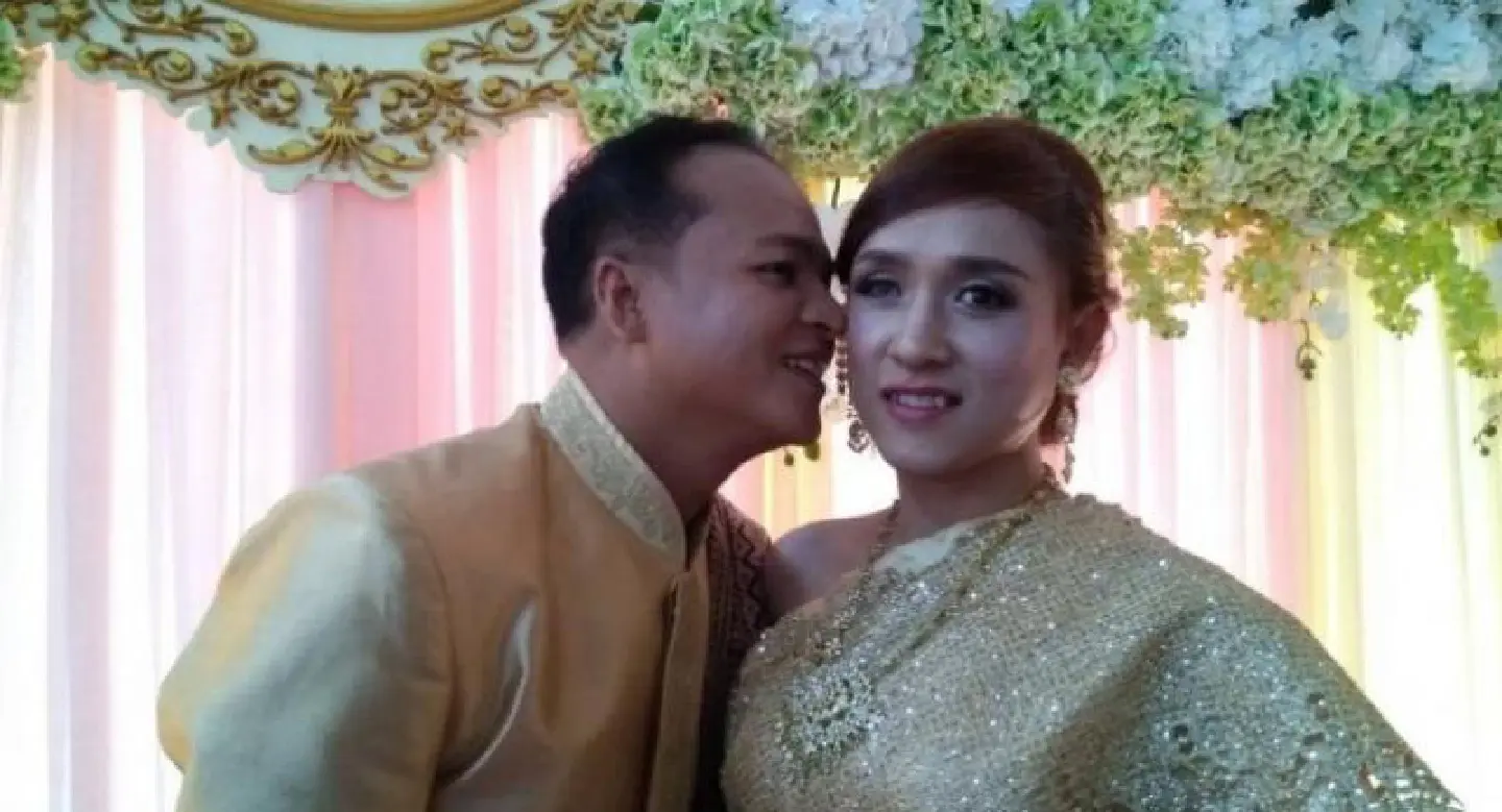 Man marries blinded male partner after years of separation Man marries blinded male partner after years of separation