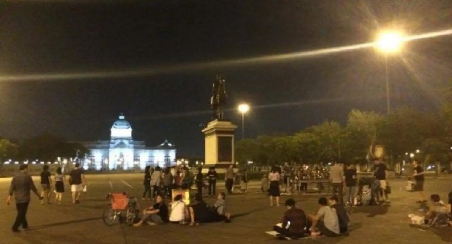Case of missing Siam Revolution plaque becomes more curious by the day