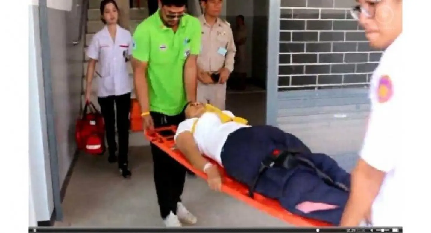 Pregnant assistant-teacher applicant collapses during exam Pregnant assistant-teacher applicant collapses during exam