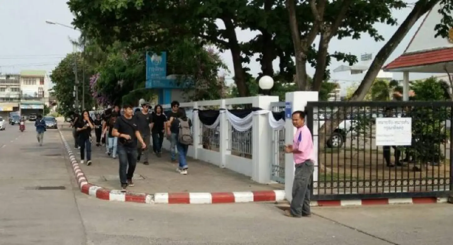 Student activists face court over ‘Pai Dao Din’ support rally Student activists face court over ‘Pai Dao Din’ support rally