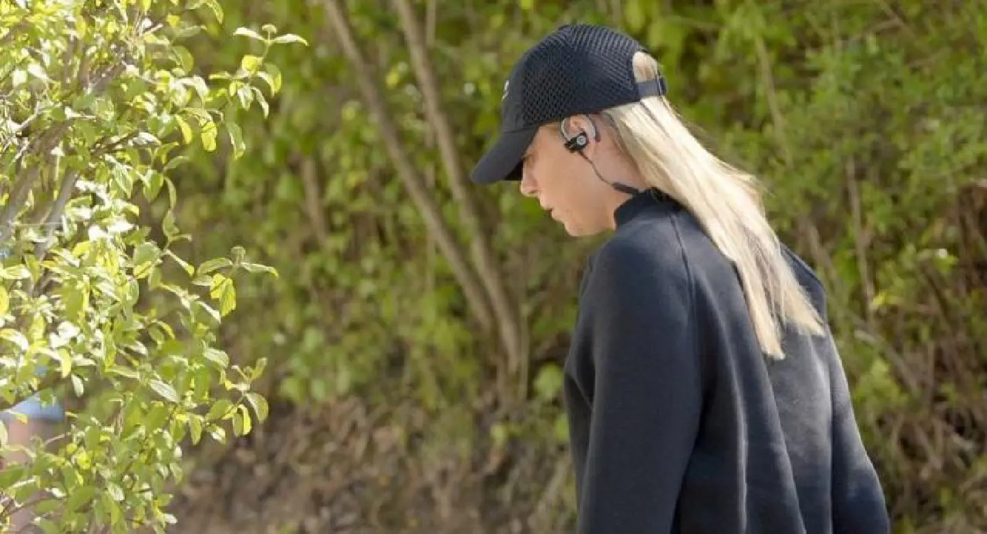 Sharapova back in business, like it or not Sharapova back in business, like it or not