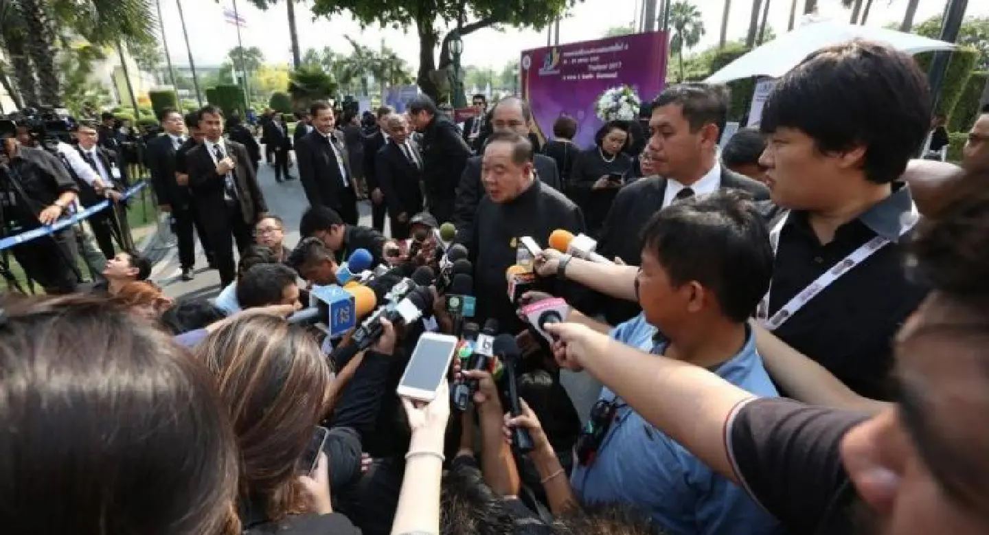 Prawit confirms China submarine purchase done deal Prawit confirms China submarine purchase done deal