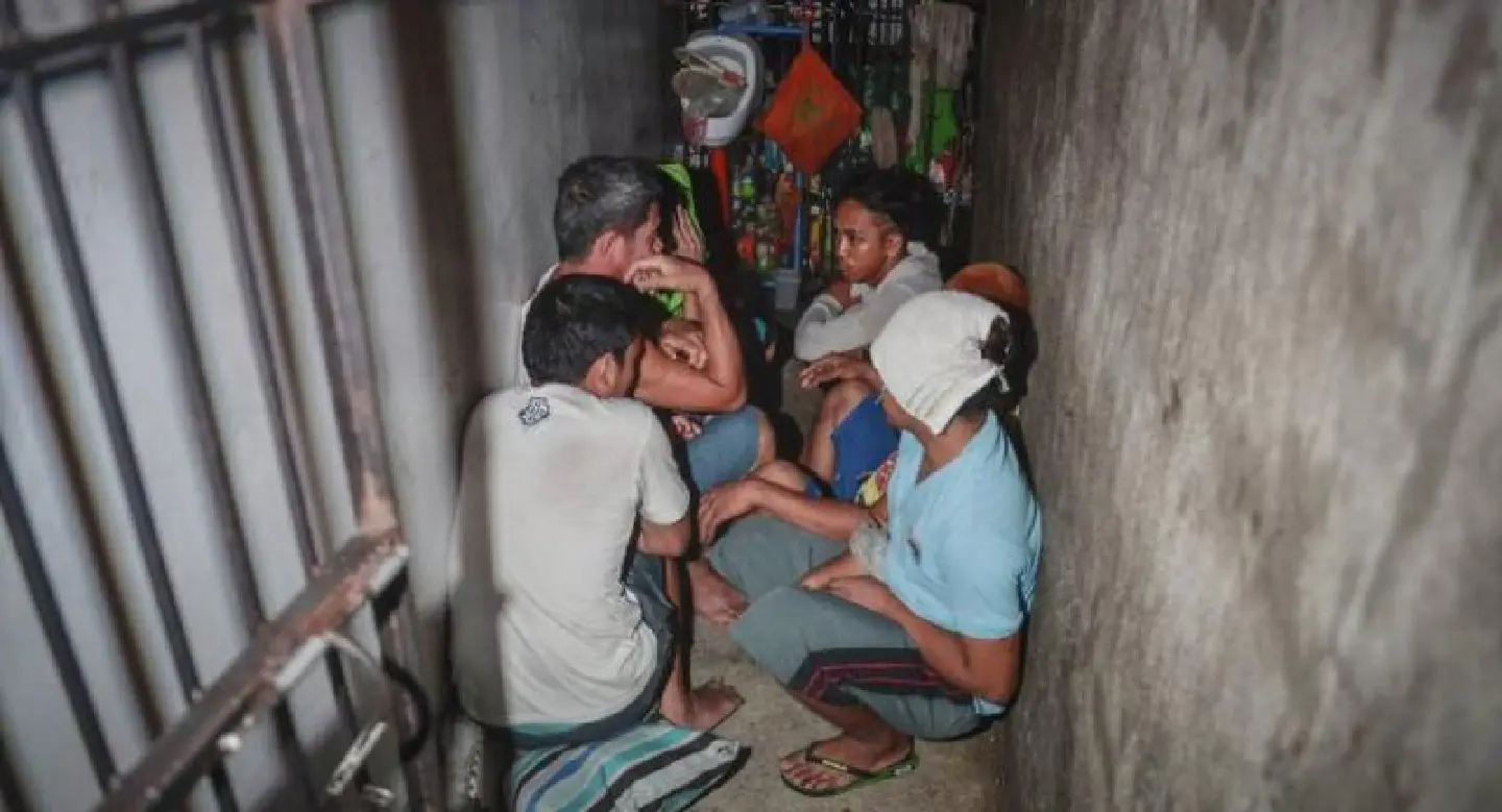 Detainees found in 'secret cell' in Philippines: rights group Detainees found in 'secret cell' in Philippines: rights group