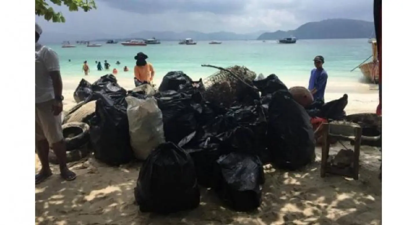 Tonne of trash collected in clean-up at Hei Island in Phuket Tonne of trash collected in clean-up at Hei Island in Phuket