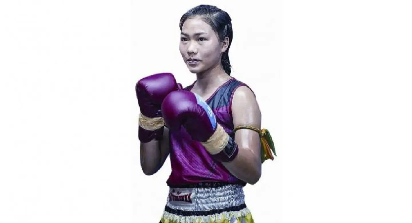 Chiang Rai girl gets her boxing gloves on to help family Chiang Rai girl gets her boxing gloves on to help family