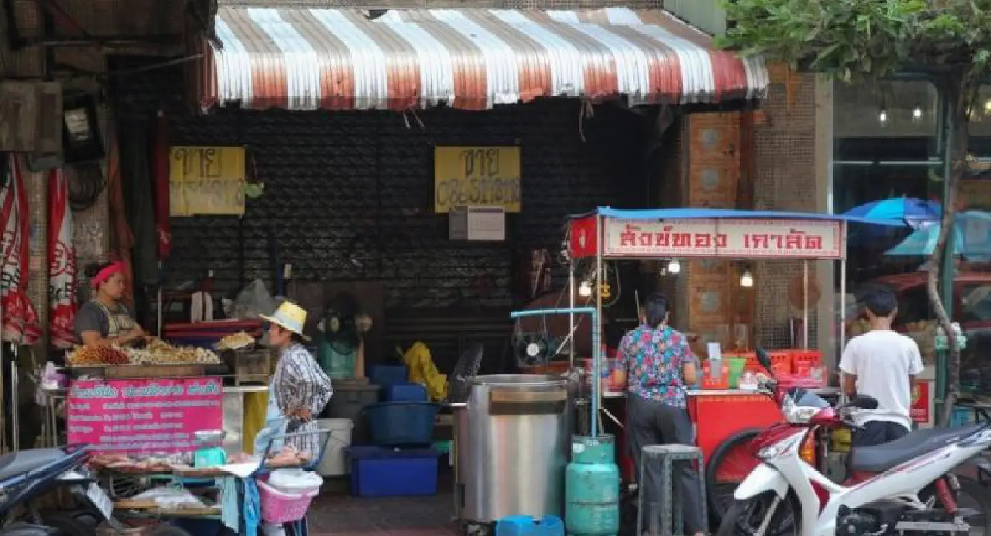 Stricter street food controls pending for Khao San and Yaowarat roads Stricter street food controls pending for Khao San and Yaowarat roads