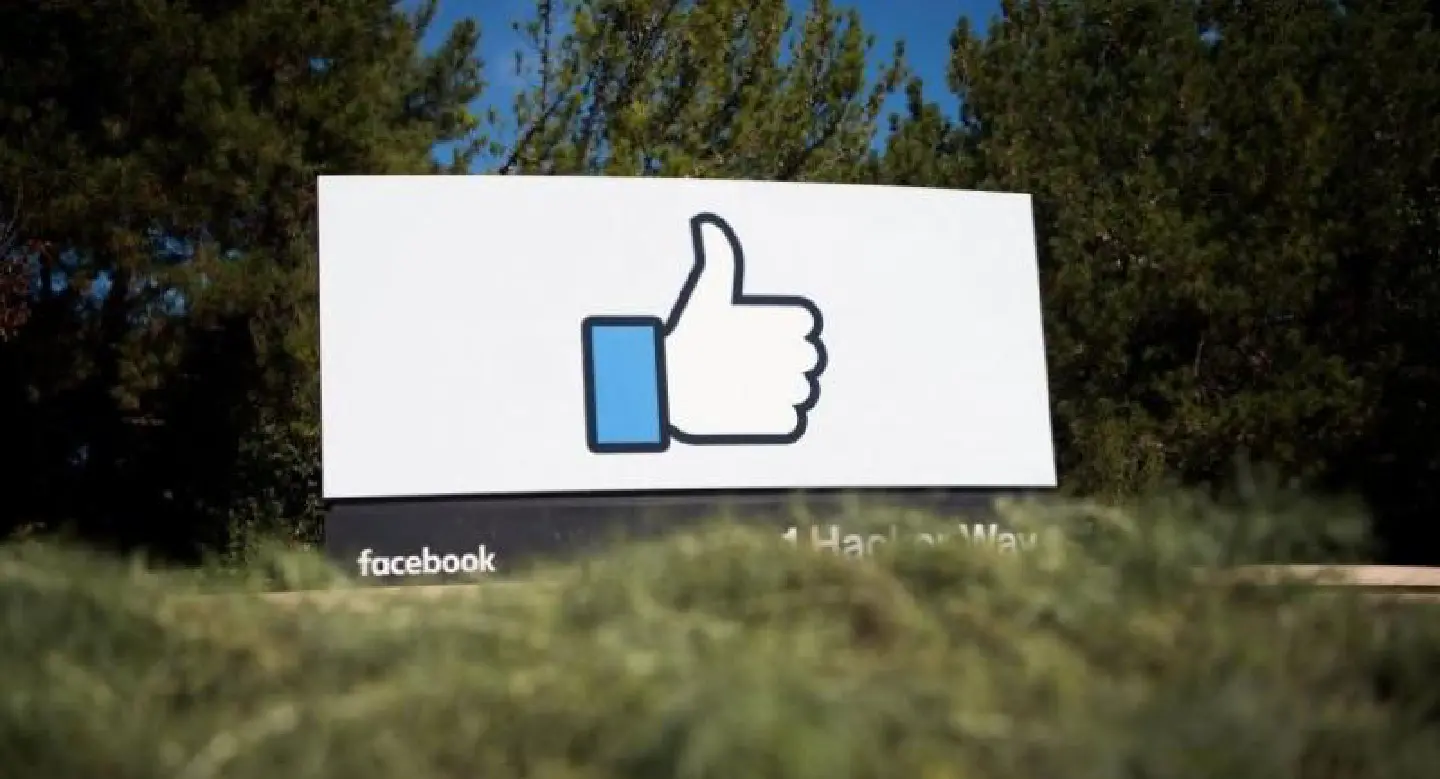 Facebook adding 3,000 people to screen out violent content Facebook adding 3,000 people to screen out violent content