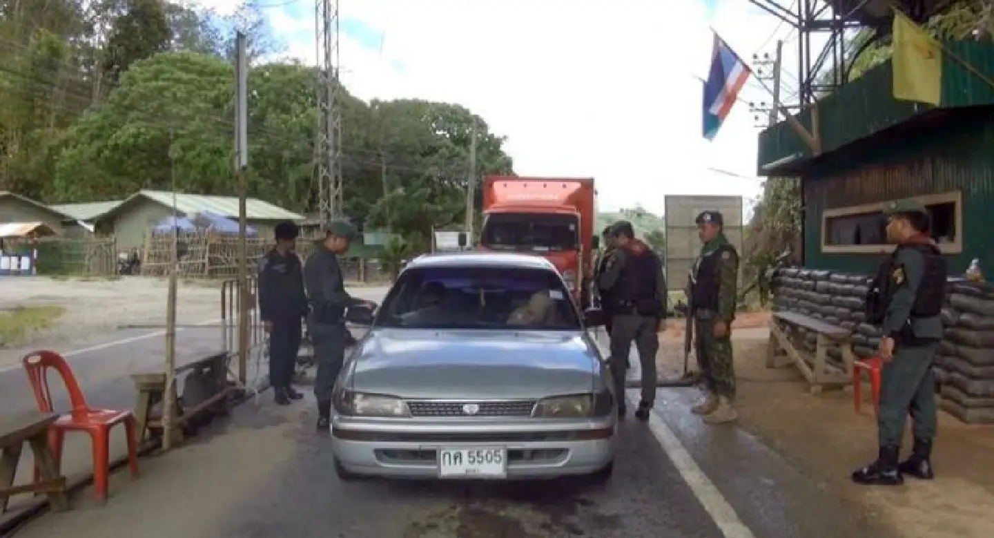 IS terrorist cell has smuggled weapons from Thailand into Malaysia: sources IS terrorist cell has smuggled weapons from Thailand into Malaysia: sources
