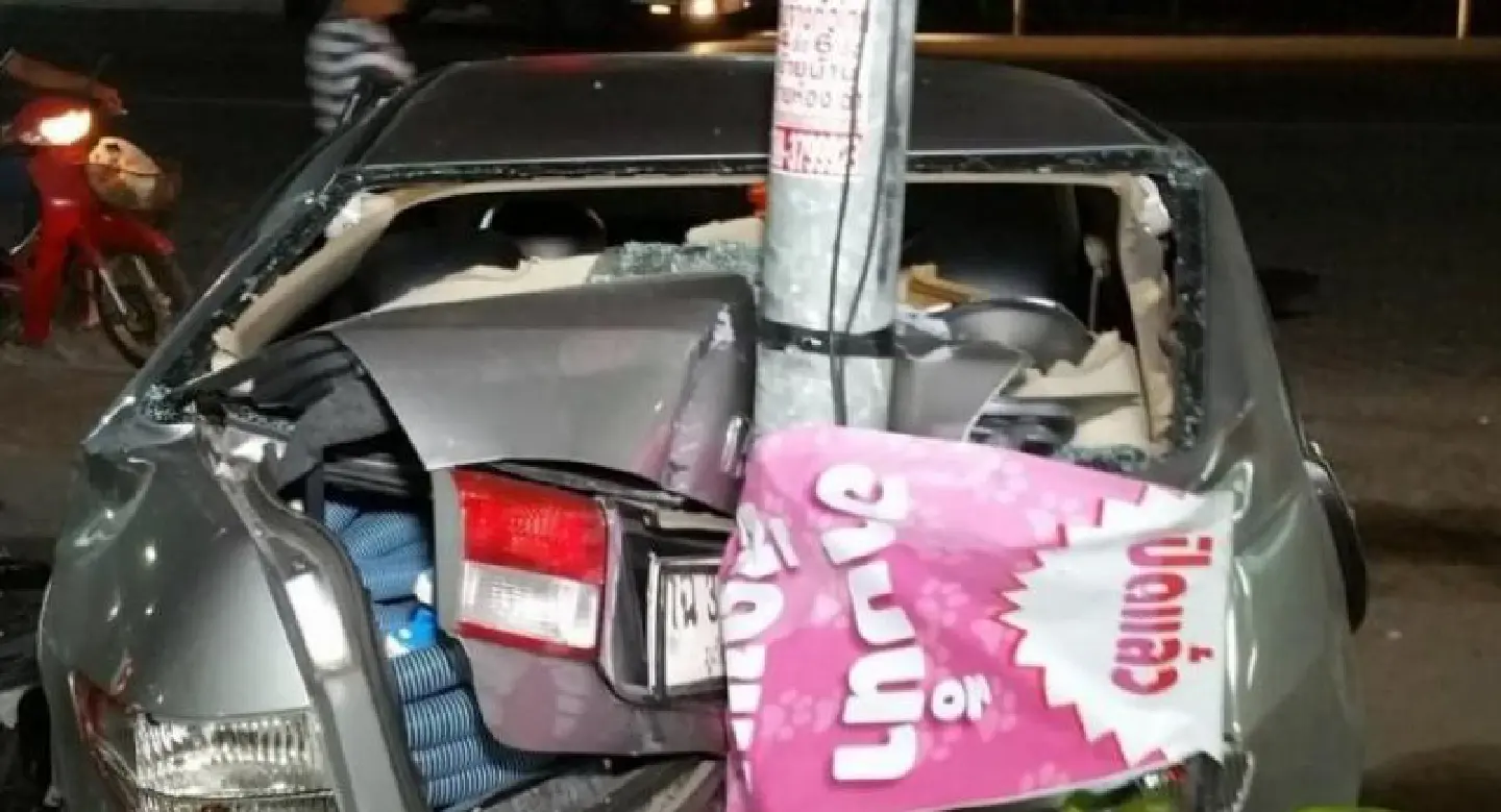 Four injured as speeding car ploughs through motorists in Phuket Four injured as speeding car ploughs through motorists in Phuket