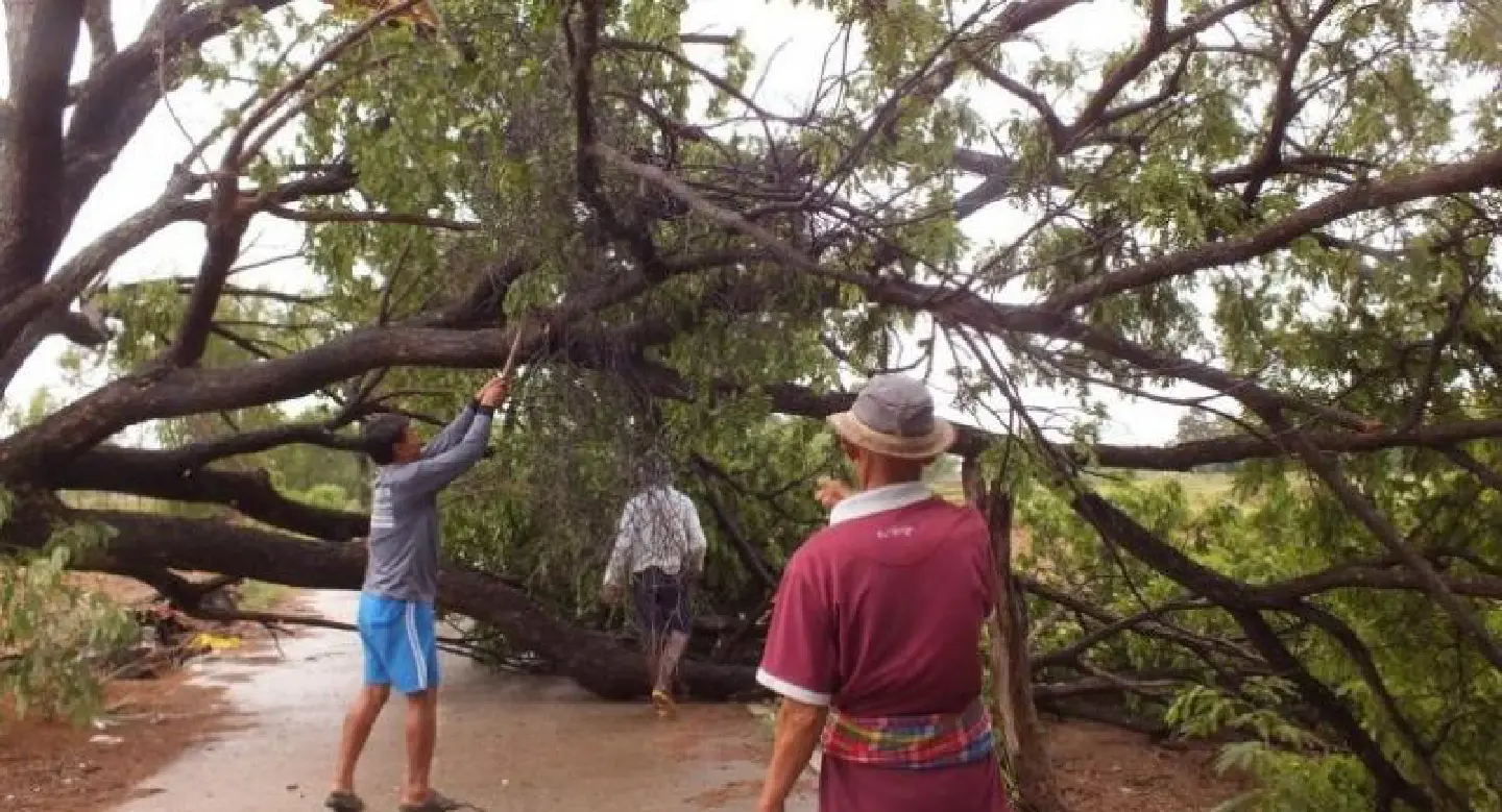 Thunderstorms cause havoc in Nakhon Ratchasima Thunderstorms cause havoc in Nakhon Ratchasima