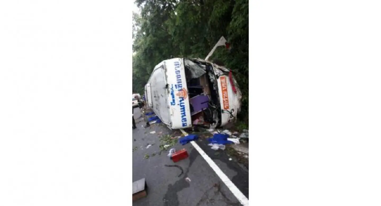 18 passengers injured in bus accident in Phetchabun 18 passengers injured in bus accident in Phetchabun