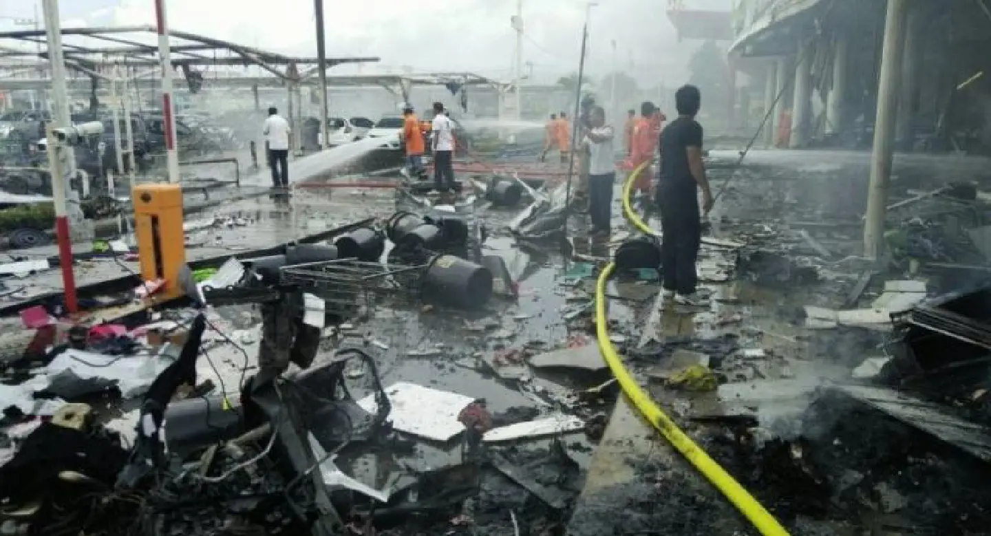 Many hurt as bombs explode at Big C store in Pattani Many hurt as bombs explode at Big C store in Pattani