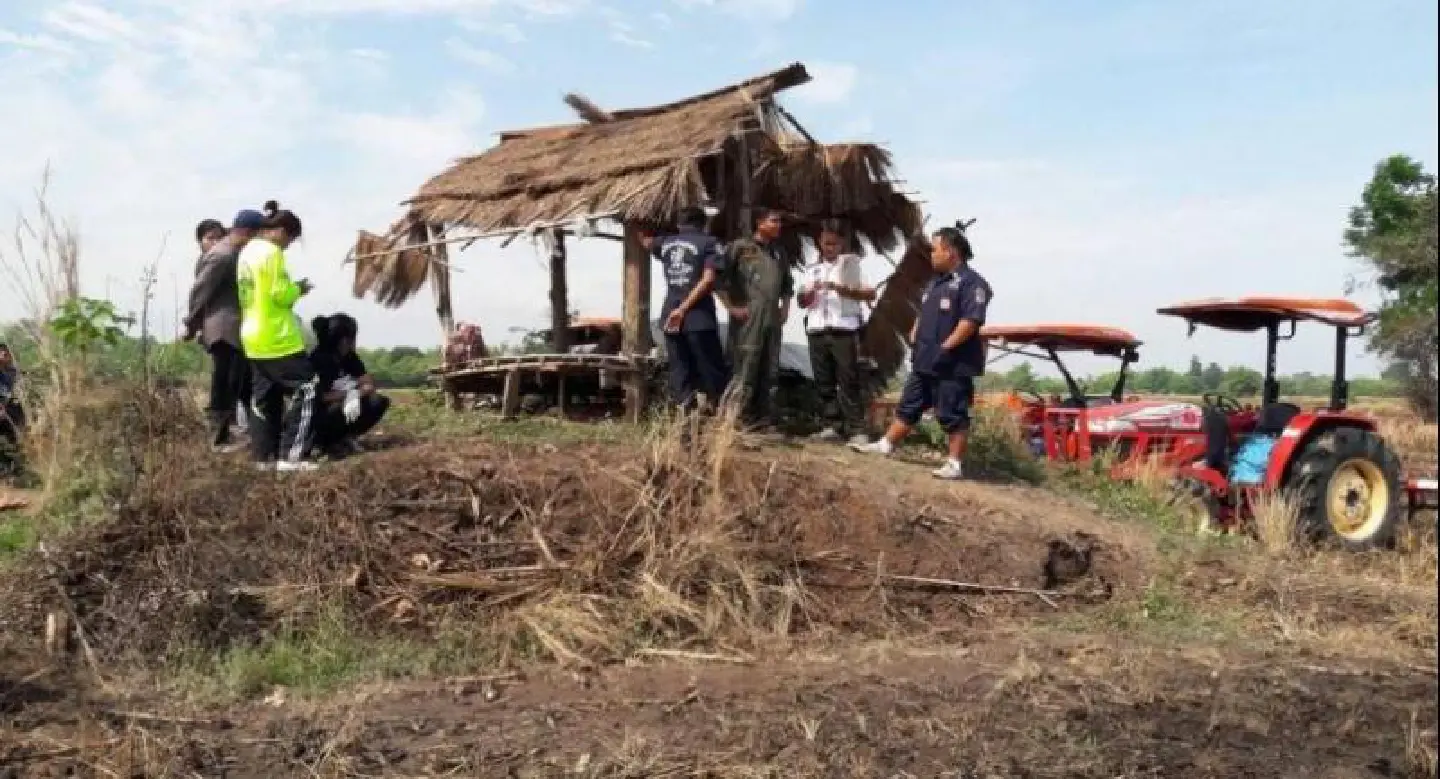 Two men apparently killed by lightning in Phitsanulok Two men apparently killed by lightning in Phitsanulok