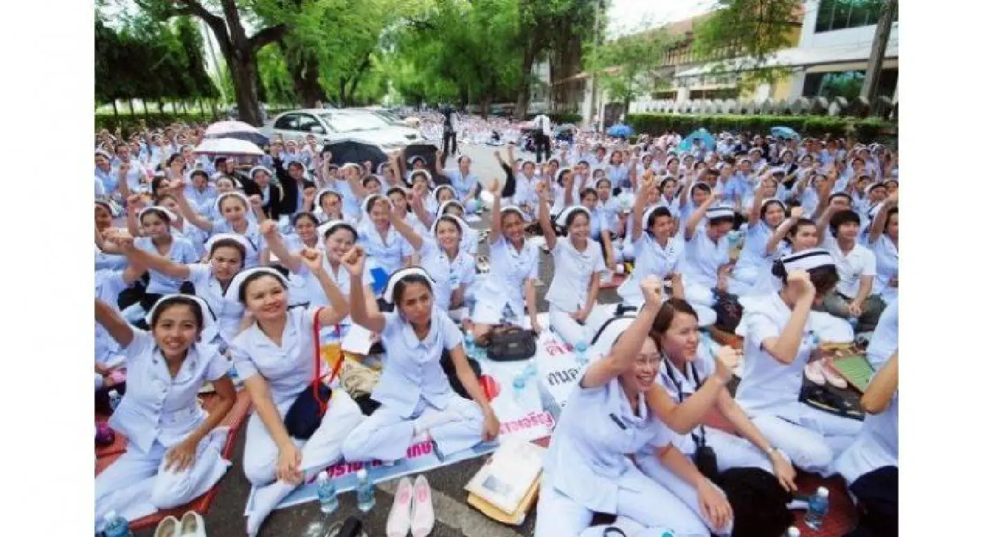 5,000 nurses threaten strike in dispute over temporary jobs 5,000 nurses threaten strike in dispute over temporary jobs