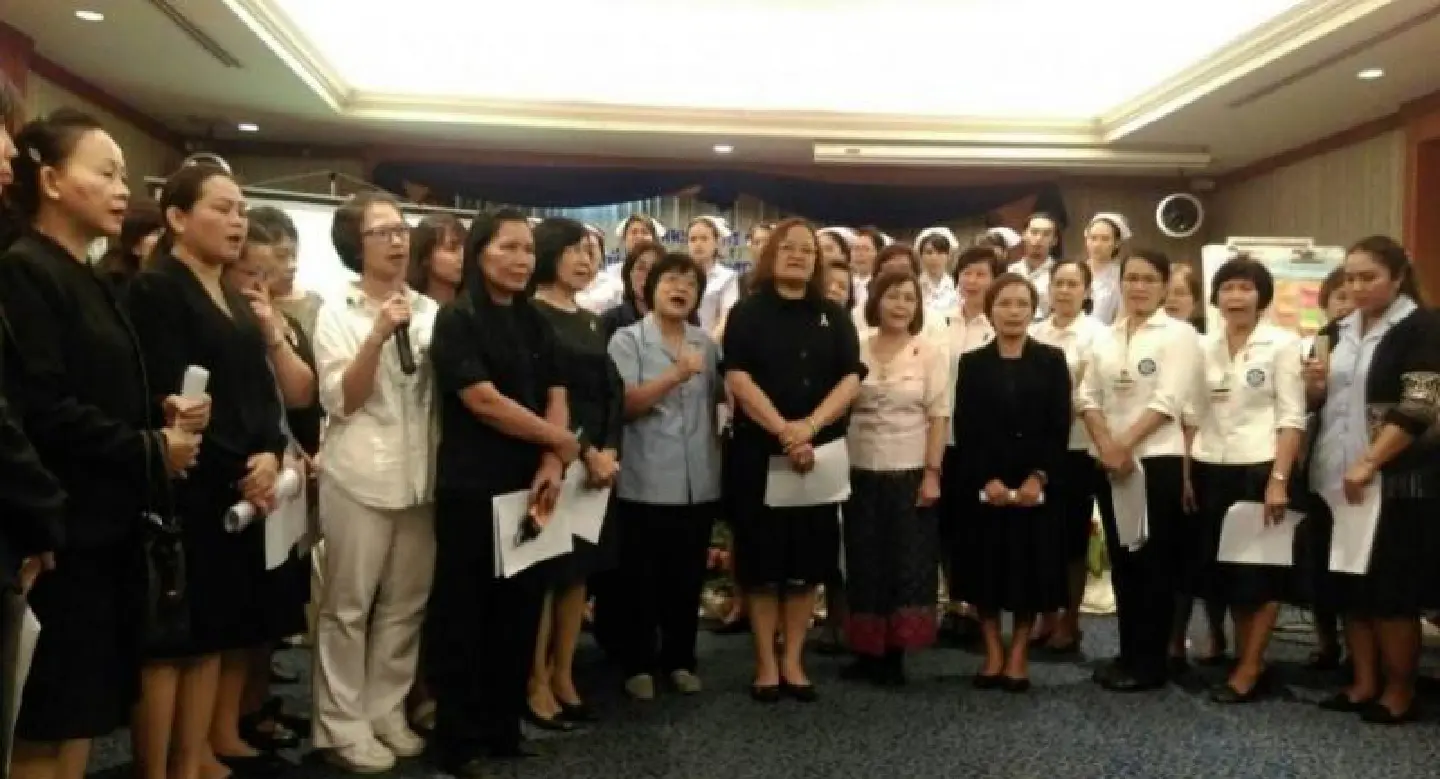 Nurses win right to civil-servant status after fight Nurses win right to civil-servant status after fight