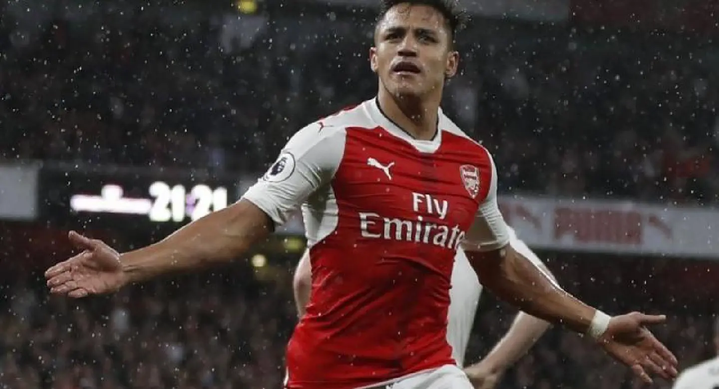 Sanchez keeps Arsenal in race, City all but there Sanchez keeps Arsenal in race, City all but there