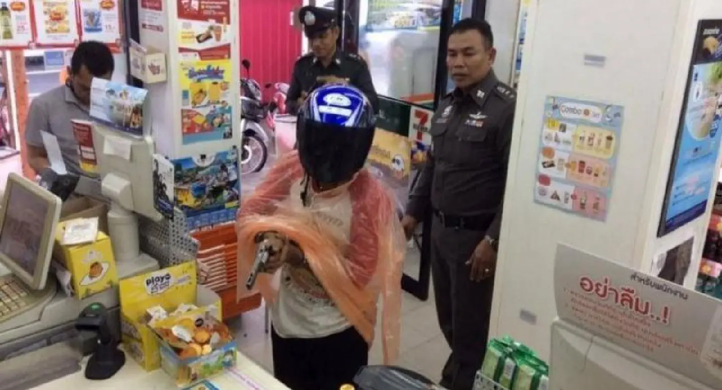 7-Eleven robber caught at rented room in Phuket 7-Eleven robber caught at rented room in Phuket