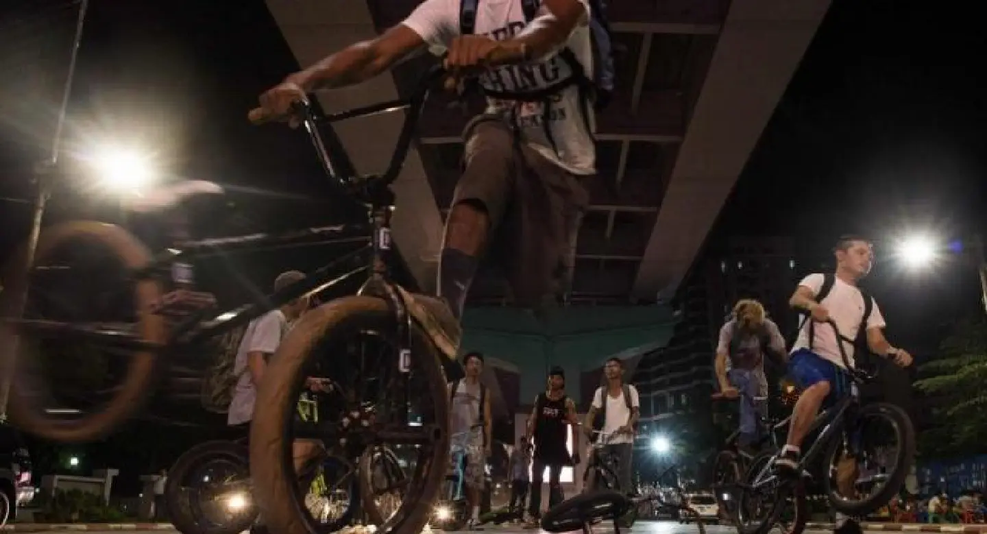 Cycling: Myanmar stunt bikers dazzle on Yangon's streets Cycling: Myanmar stunt bikers dazzle on Yangon's streets