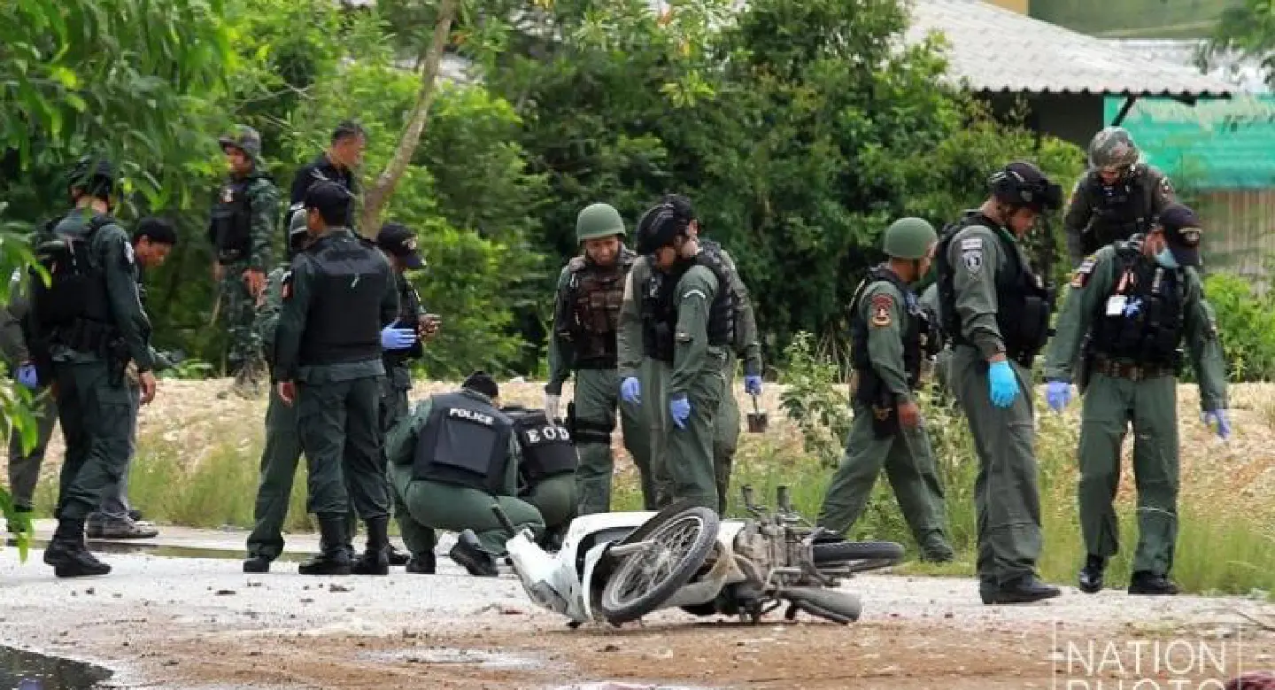Four soldiers wounded in Yala bomb attack Four soldiers wounded in Yala bomb attack