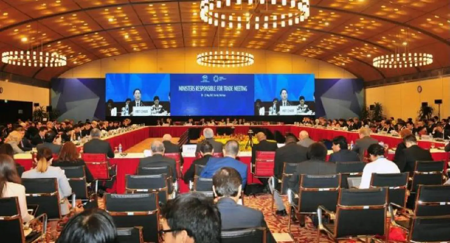 Apec ministers pledge free trade Apec ministers pledge free trade