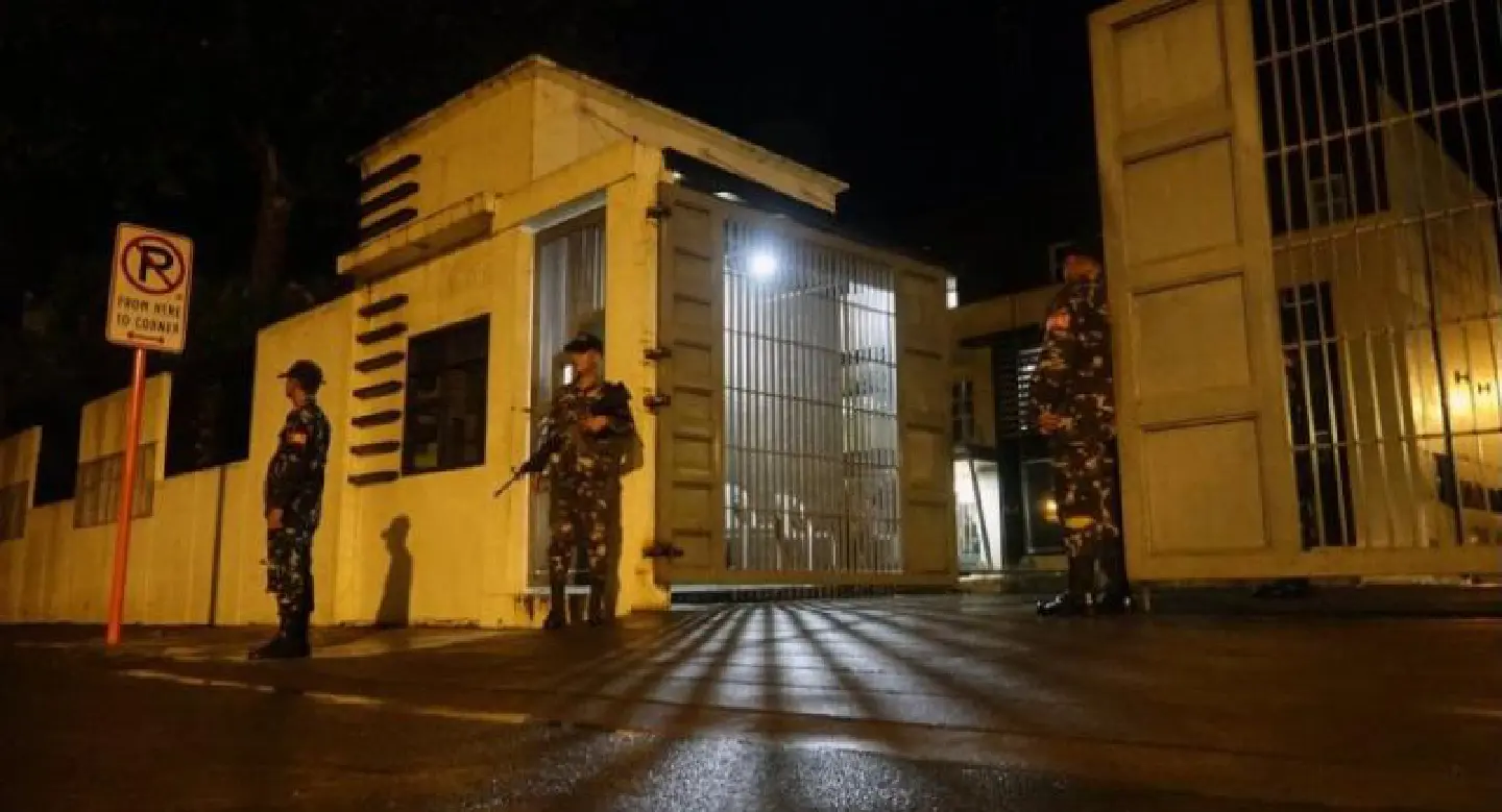 Duterte vows 'harsh' martial law in southern Philippines