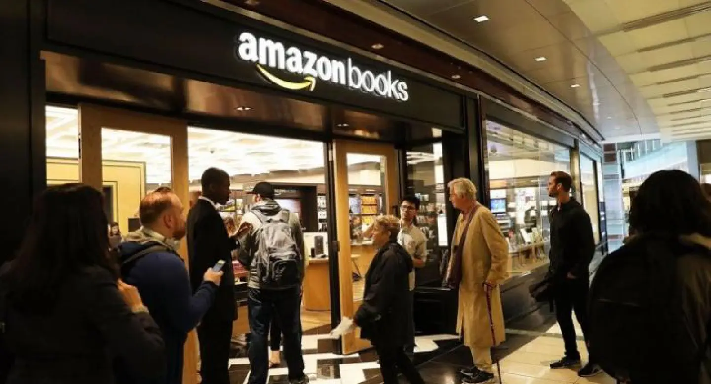 Amazon opens first brick and mortar New York bookshop Amazon opens first brick and mortar New York bookshop