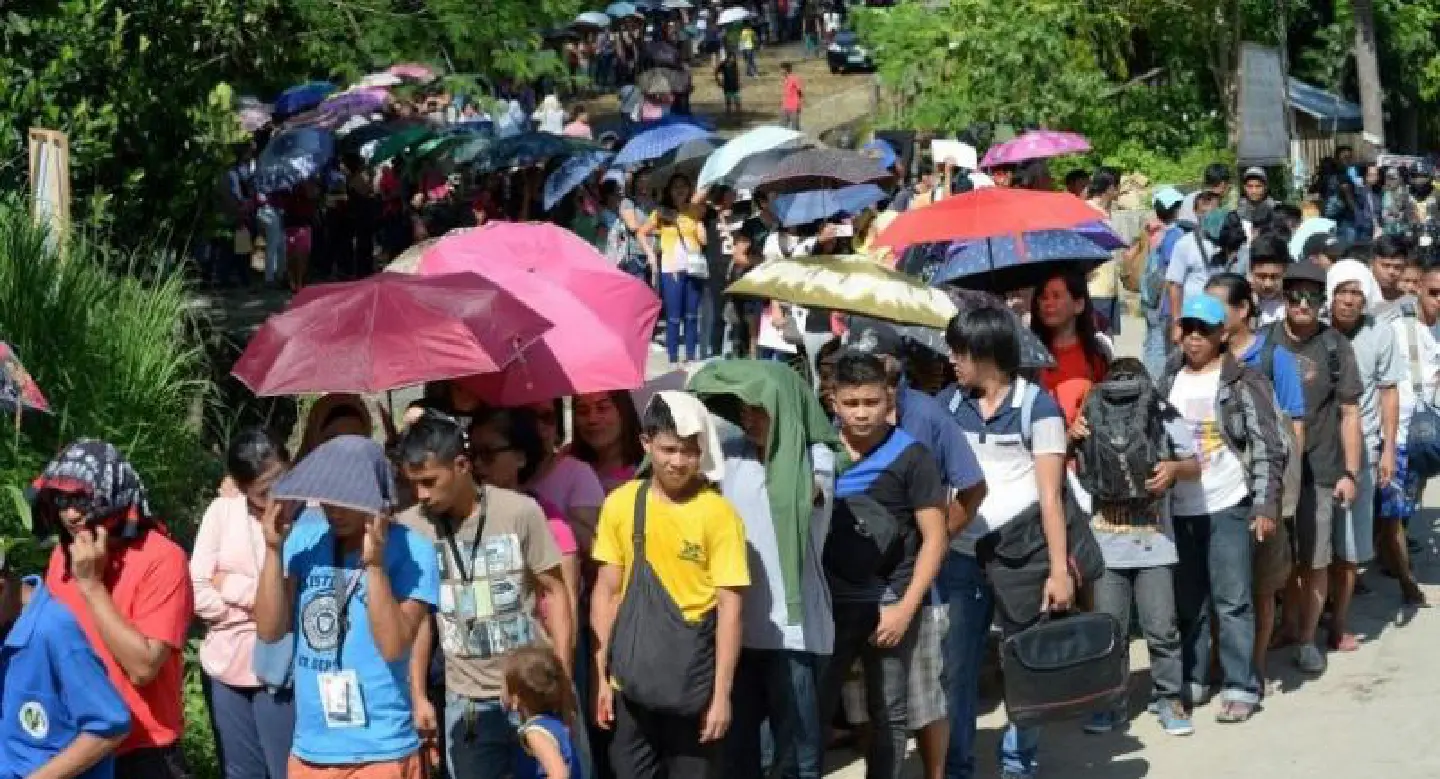 Manila formally axes latest peace round with communists Manila formally axes latest peace round with communists