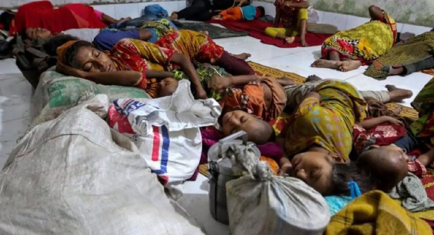 Cyclone Mora hits Bangladesh coast: weather office