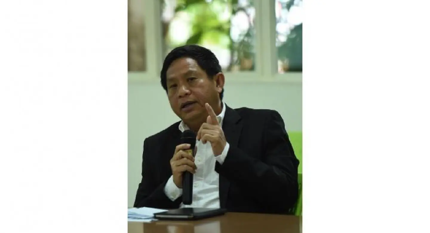 Somsak urges PM to be ‘respectable’ to politicians Somsak urges PM to be ‘respectable’ to politicians