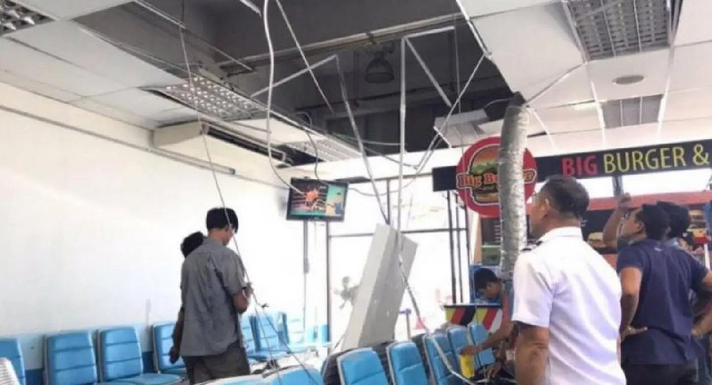 Passenger injured by ceiling collapse at Phuket airport Passenger injured by ceiling collapse at Phuket airport